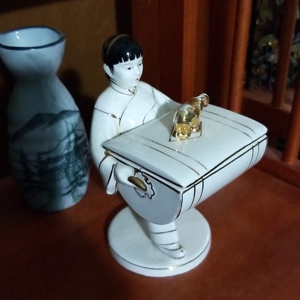 Asian Cigatette Holder